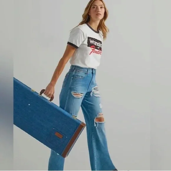 NWT Wrangler X Fender Loose Destructed Mom Jean - Picture 2 of 12